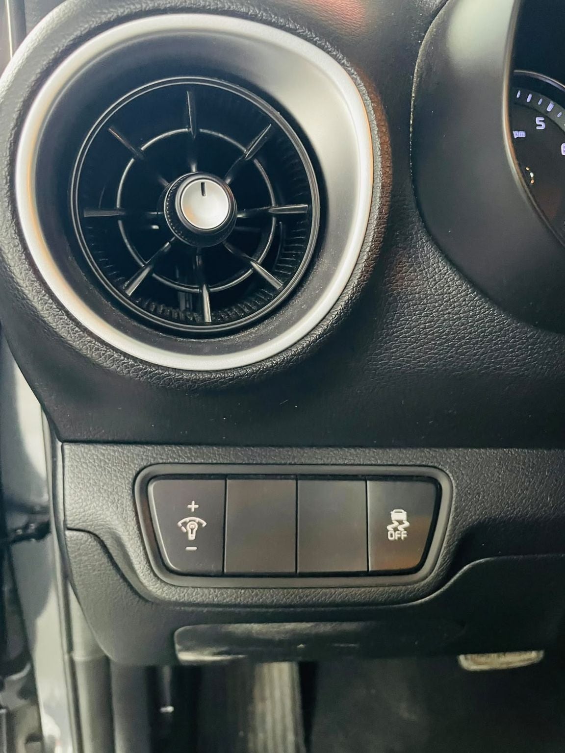 2024 Kia Forte 2.0 L Sedan At