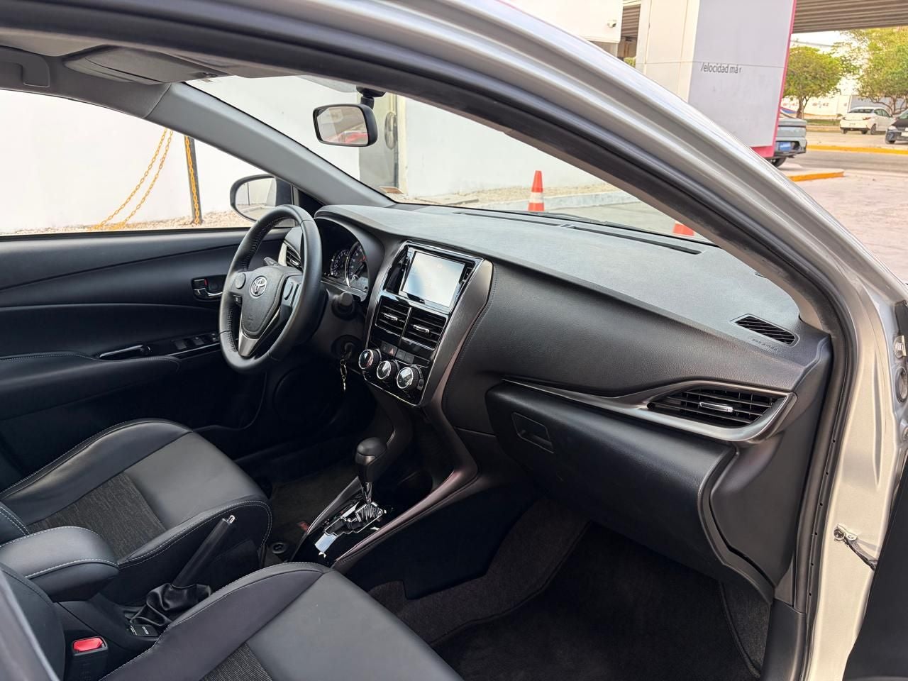 2022 Toyota Yaris 1.5 S Sedan At