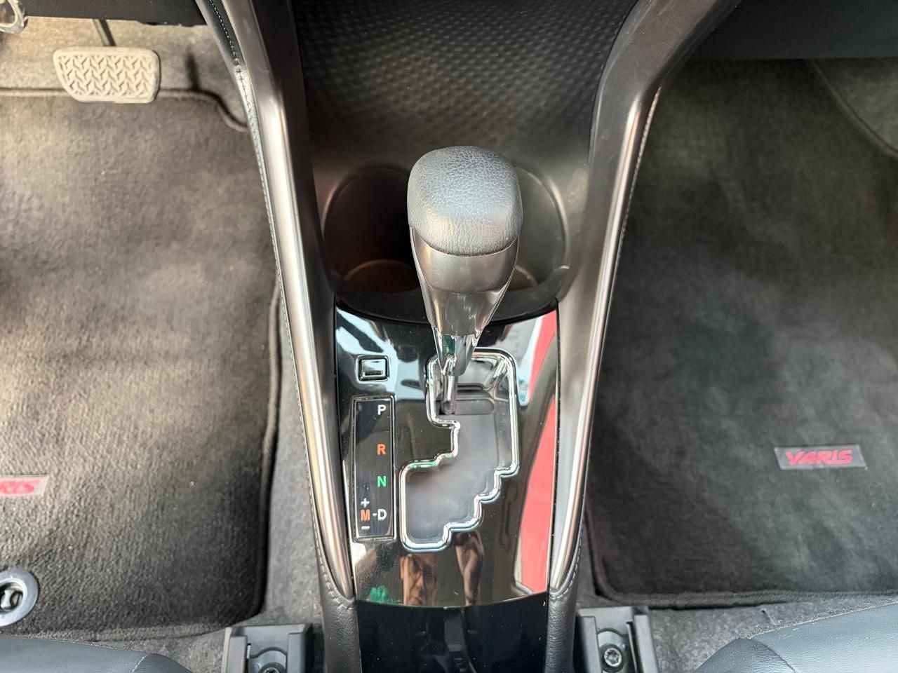 2022 Toyota Yaris 1.5 S Sedan At